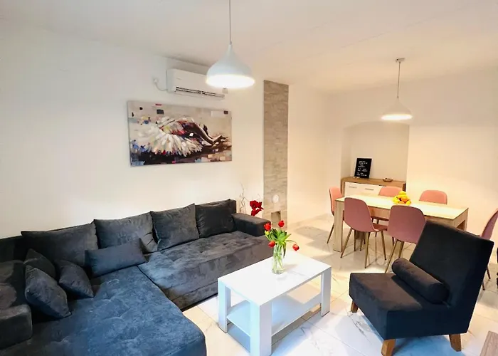 Funcic 1 App Pensionat Pula